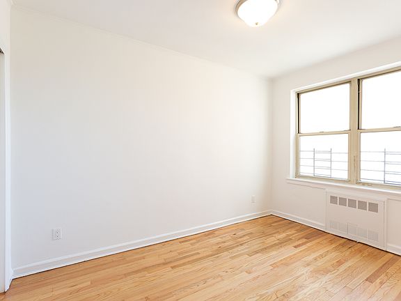 4th image of 100 8th Ave APT 4E