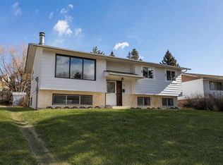 103 W Westview Dr, Sylvan Lake, AB T4S 1H7
