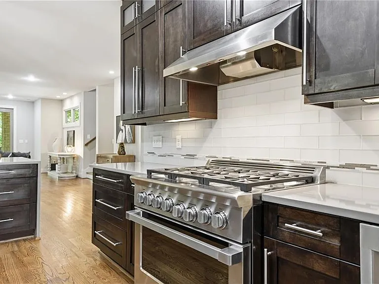 4373 Wieuca Rd NE — Photo 9