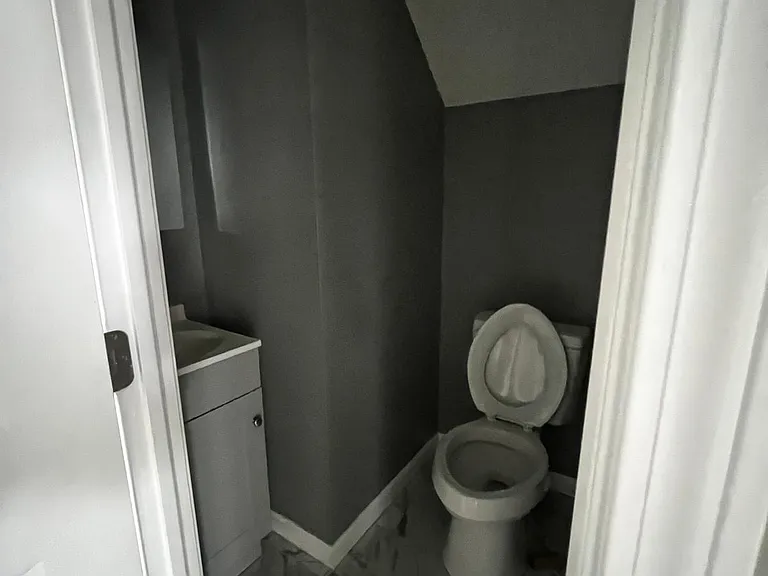 587 Arch St — Photo 8