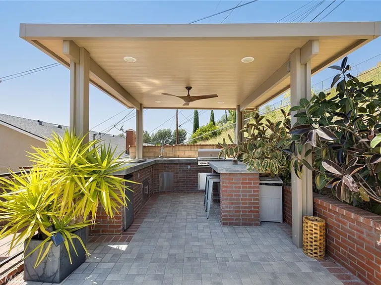 10341 Kurt St — Photo 21