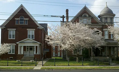 905 Jefferson St Photo 1