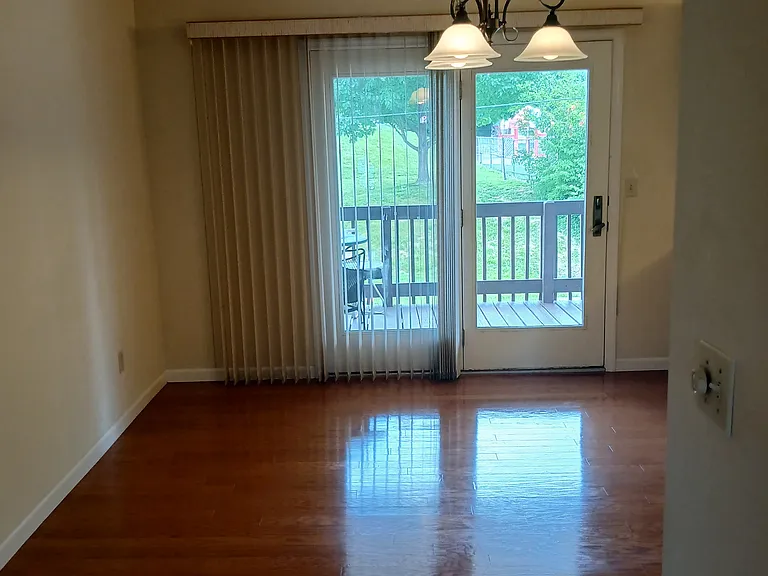 1614 Forest Hills Dr — Photo 7