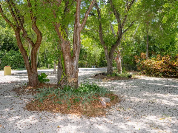 N Bay Harbor Dr, Key Largo, FL 33037