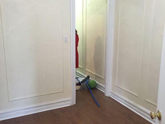 4th image of 28 E 17th St APT 1C
