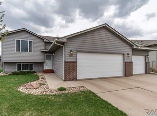 8016 W 44th St, Sioux Falls, SD 57106