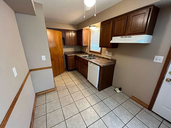 5th image of 1347 Oakmont Ave