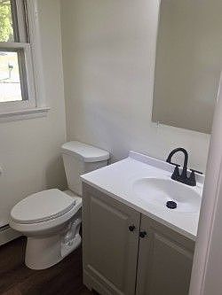 5th image of 457 Holyoke Dr