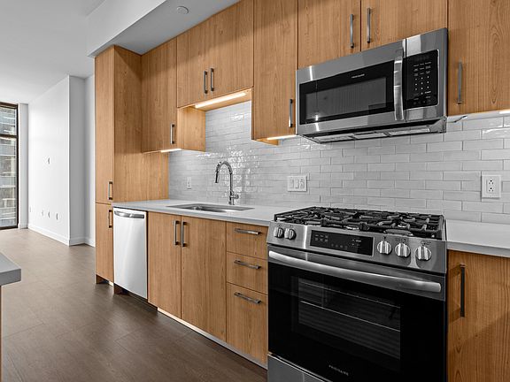 5th image of 1212 Demonbreun St #1105