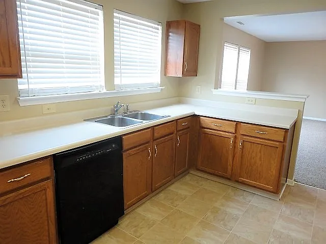 13898 Meadow Lake Dr — Photo 2