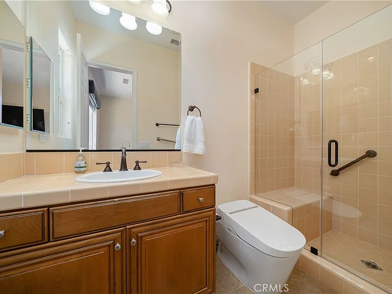 138 Royal Saint Georges Way — Photo 22