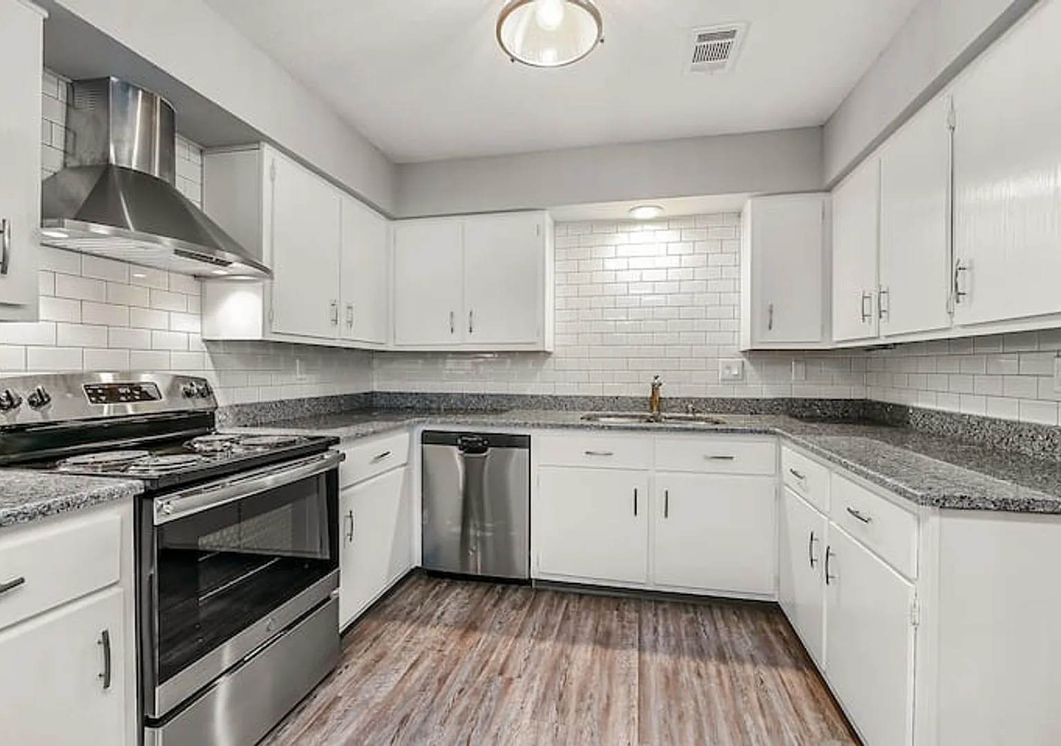 1807 Treehouse Trl — Photo 4