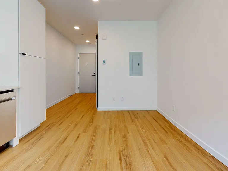 119 22nd Apartments — Photo 12