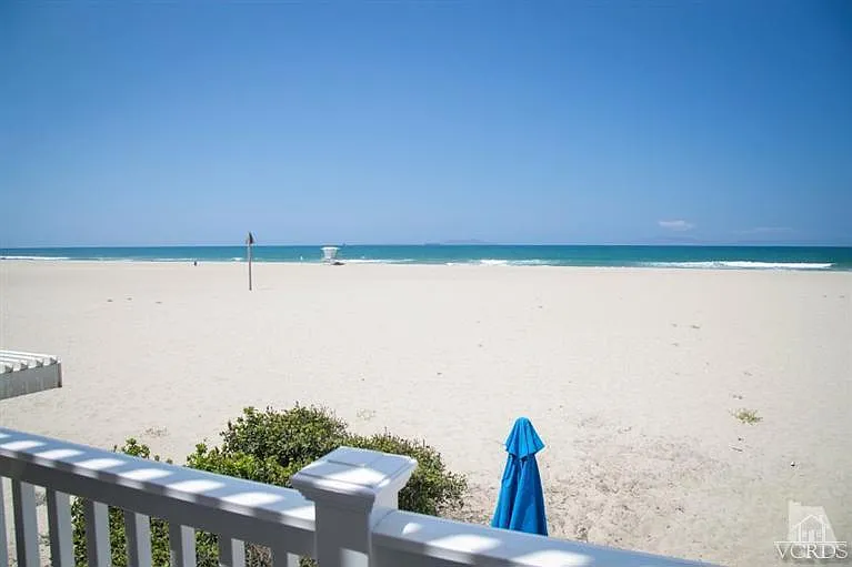 4025 Ocean Dr — Photo 4