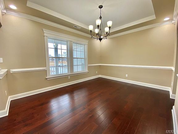 5th image of 136 Pelican Pointe Dr