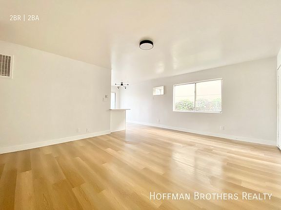 4th image of 136 S Oxford Ave APT 6