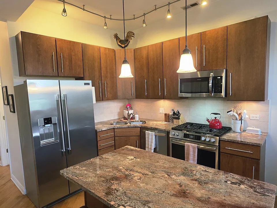 2134 W Chicago Ave #3N