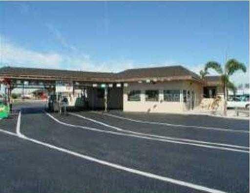 1st image of 4732 Tamiami Trl