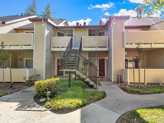 2nd image of 1142 Cedar Gables Dr