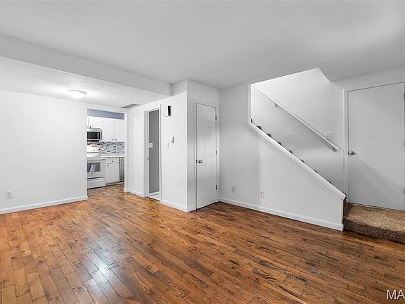 5th image of 1602 Amblewood Dr #5