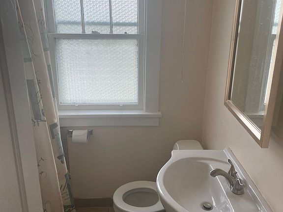 5th image of 106 Dartmouth Ave