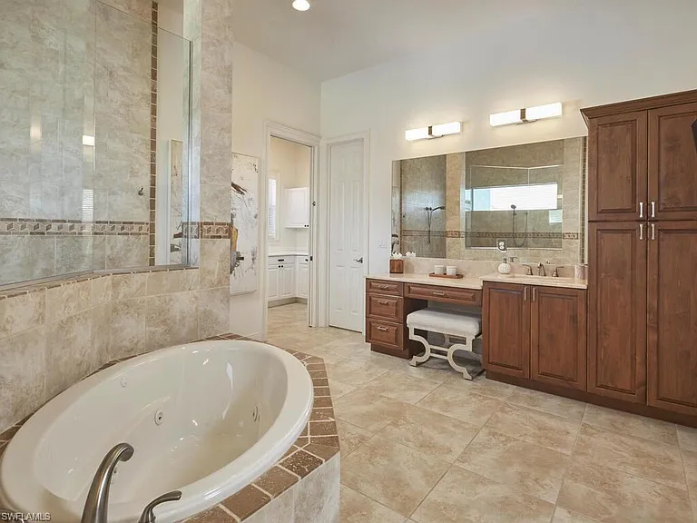 4419 Crayton Rd — Photo 27