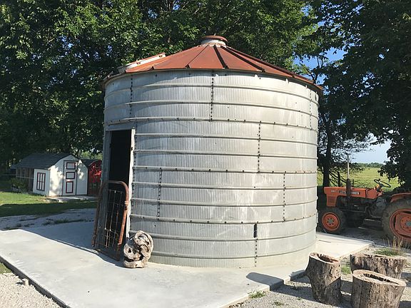 She Shed/garden tools