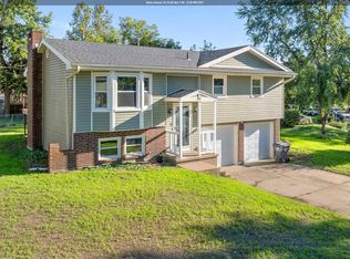 803 Manor Ct, Sedalia, MO 65301