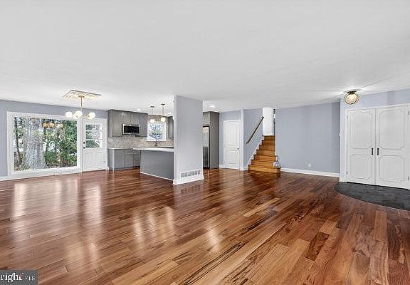 4th image of 634 Linton Rd