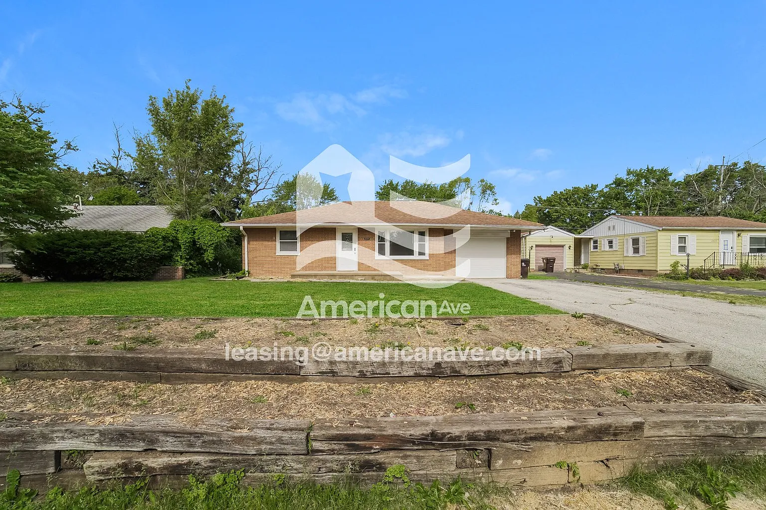 2221 N Northcrest Dr photo 1