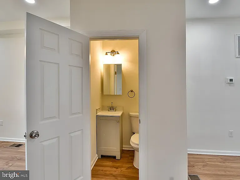 1727 E 33rd St #1 — Photo 18