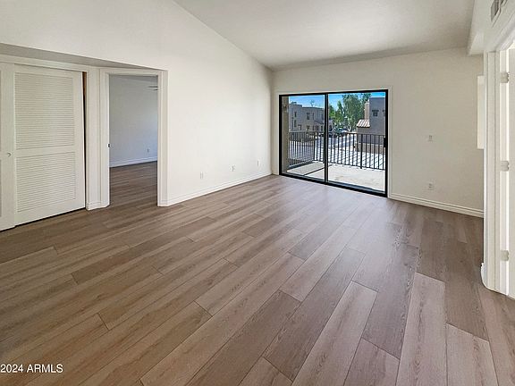 3rd image of 1905 E UNIVERSITY Drive #267