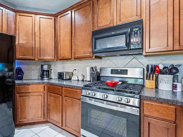 6803 Kotlan Ct — Photo 26