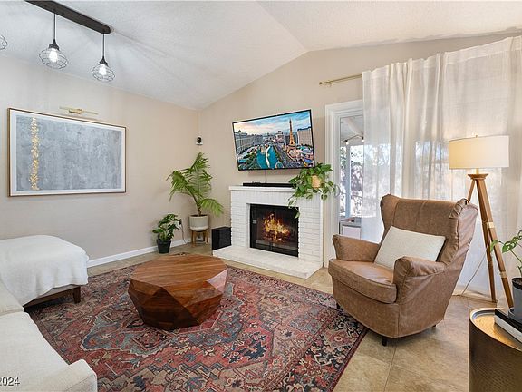 3rd image of 4670 Pratt Way