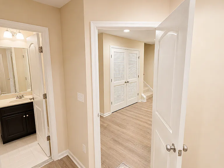 9027 Endicott Pl — Photo 8
