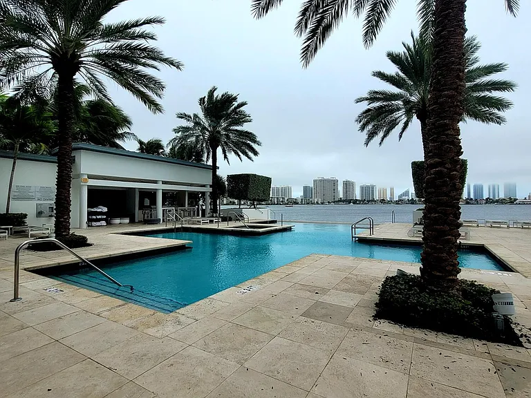17301 Biscayne Blvd #1202 — Photo 28