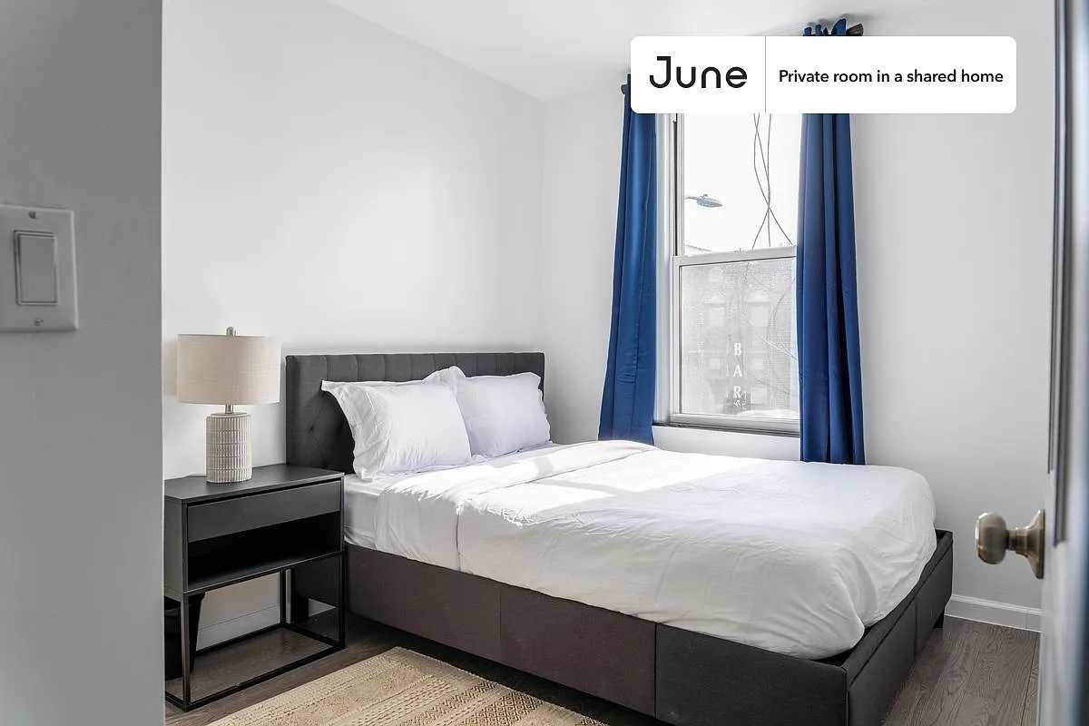 Full bedroom in 4 bed/2 bath home in Astoria #979 D — Photo 1