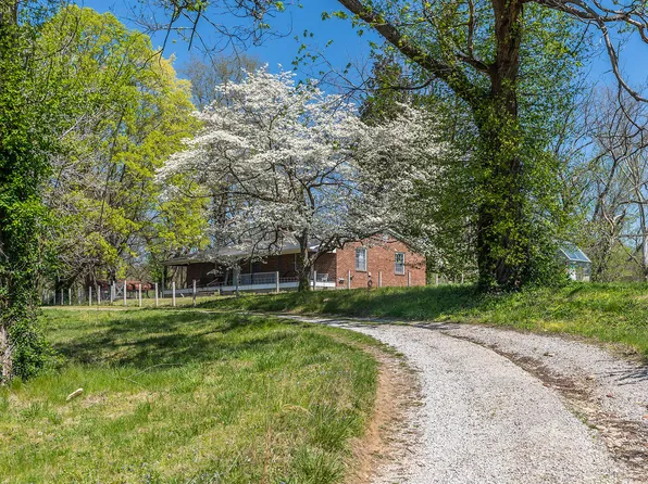 265 Shady Ln, Irvine, KY 40336