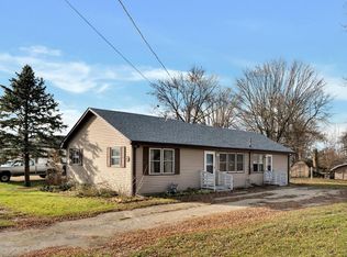 303 S East St, Gardner, IL 60424