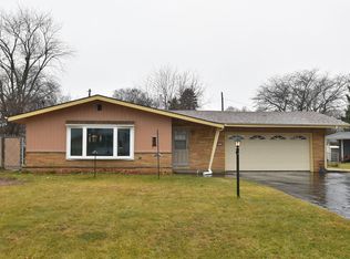 8075 N Grandview Dr, Brown Deer, WI 53223
