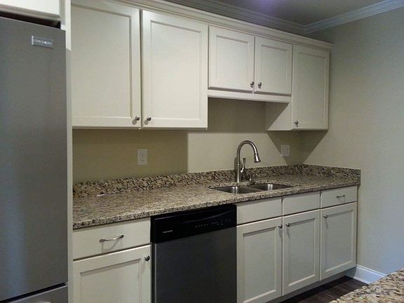 4th image of 205 Fairfield Ln