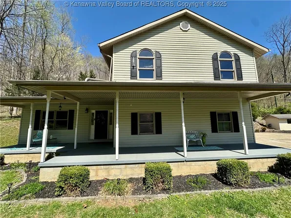 1079 Garrett Fork Rd, Chapmanville, WV 25508