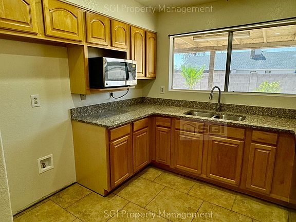3rd image of 7363 W Vermont Ave