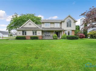 228 Harvest Ln, Waterville, OH 43566