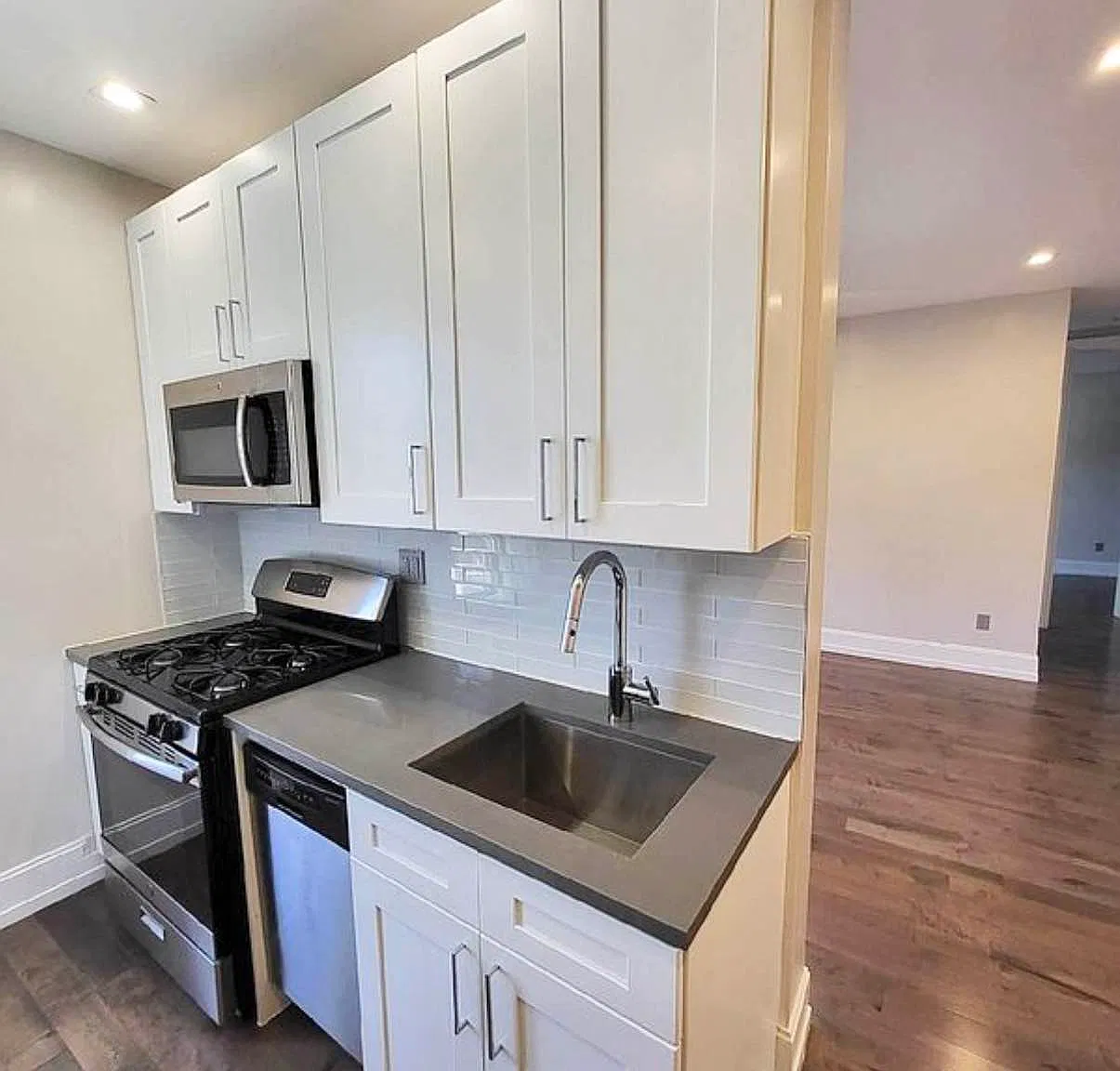 8002 21st Avenue — Photo 1