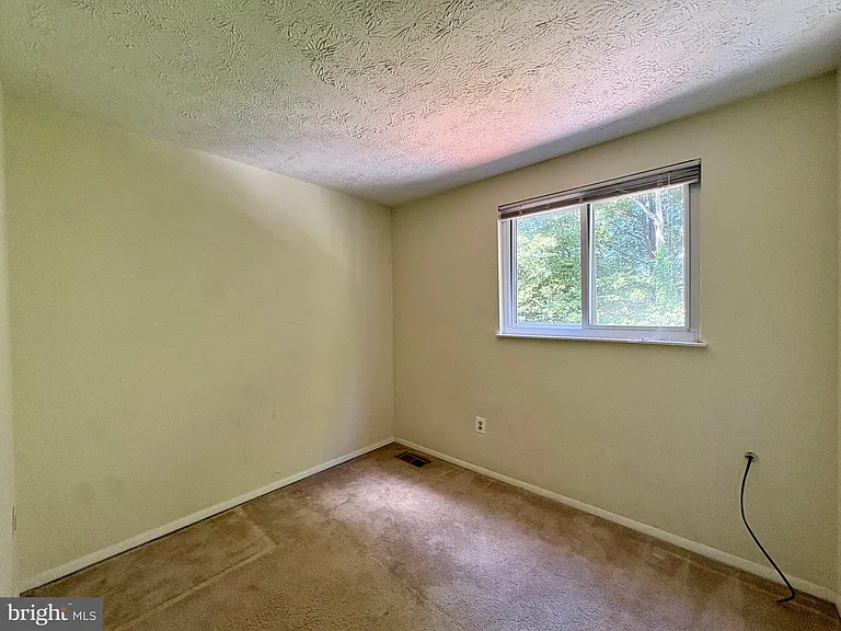 8112 Parkdale Ct — Photo 22