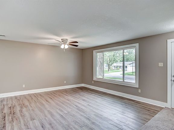 5th image of 4230 Lynwood Ct
