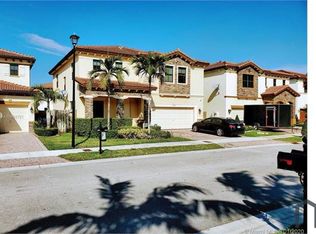 9825 NW 86th Ter, Doral, FL 33178