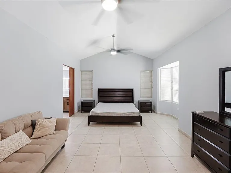 469 Sabanera — Photo 13