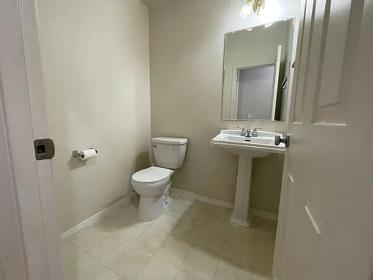 797 NE 63rd Ave — Photo 13